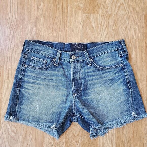 🦋 LUCKY BRAND 🦋 The Boyfriend Raw Hem Denim Shorts - [Size 32] - Picture 2 of 8